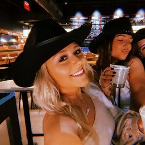 Meet your Posher, Minna